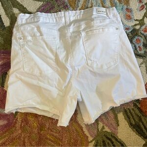 Judy Blue white shorts 3X with eyelet inlay.